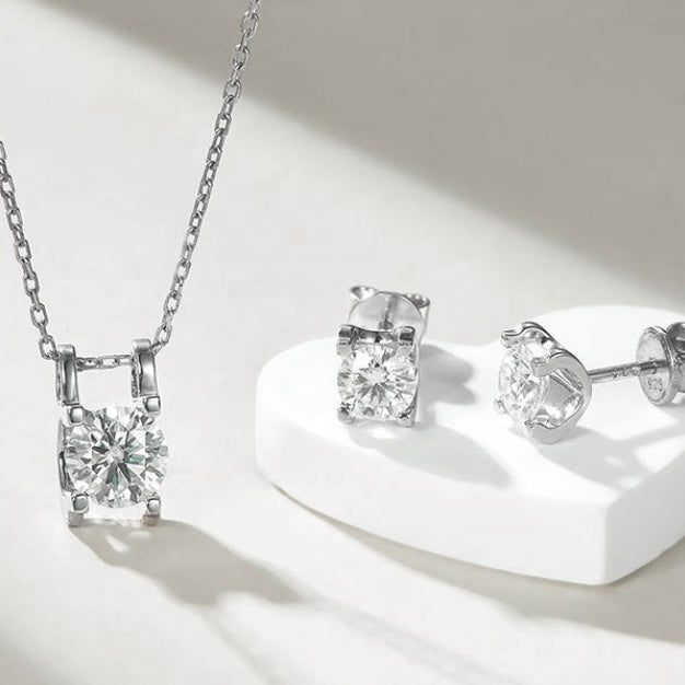 peg-head-set-necklace-stud-earrings