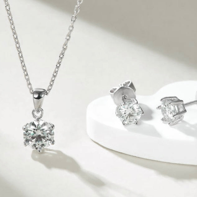 6 prong carat necklace and stud earrings